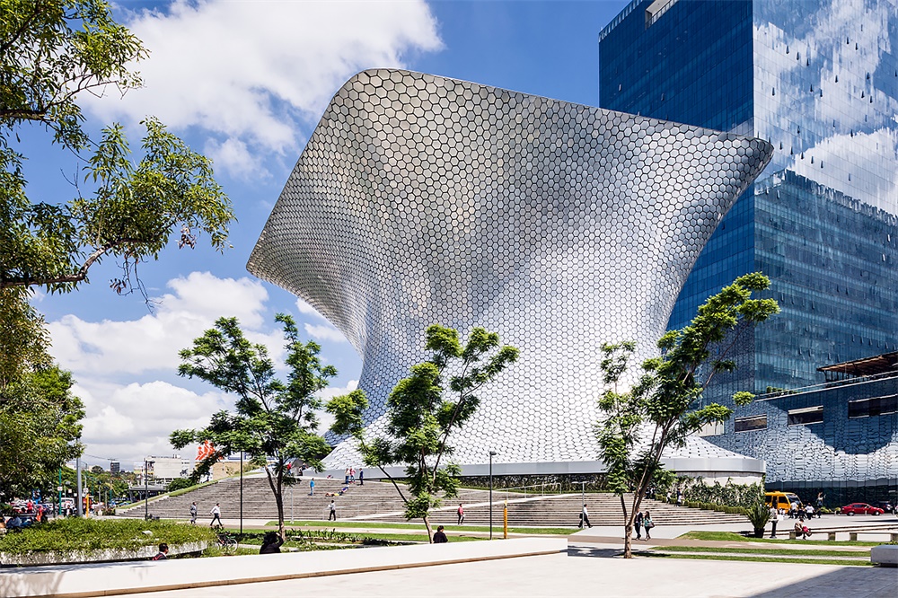 The exterior design of the Somaya Museum